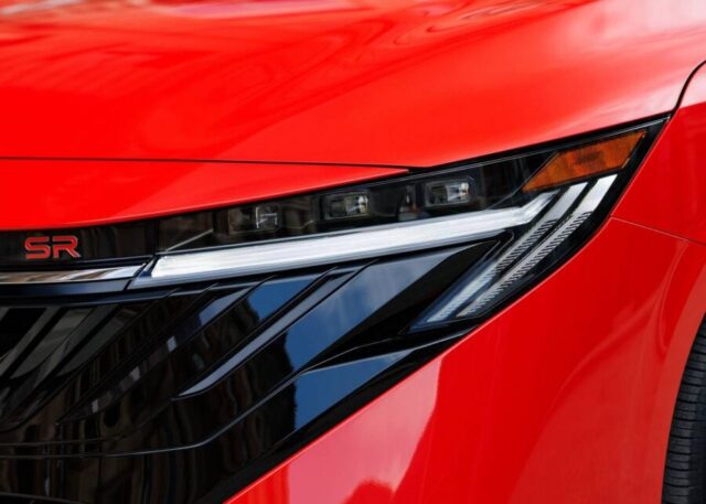 Nissan Sentra 2026 farol LED