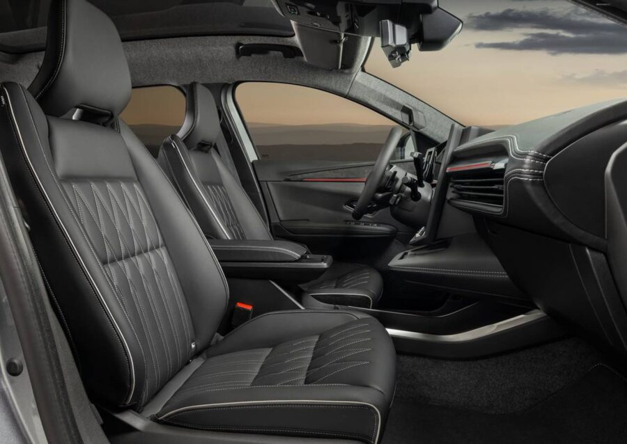 Novo Mitsubishi Eclipse Cross 2026 traz tudo novo, agora é elétrico e usa base Renault 5 interior novo eclipse cross 2026