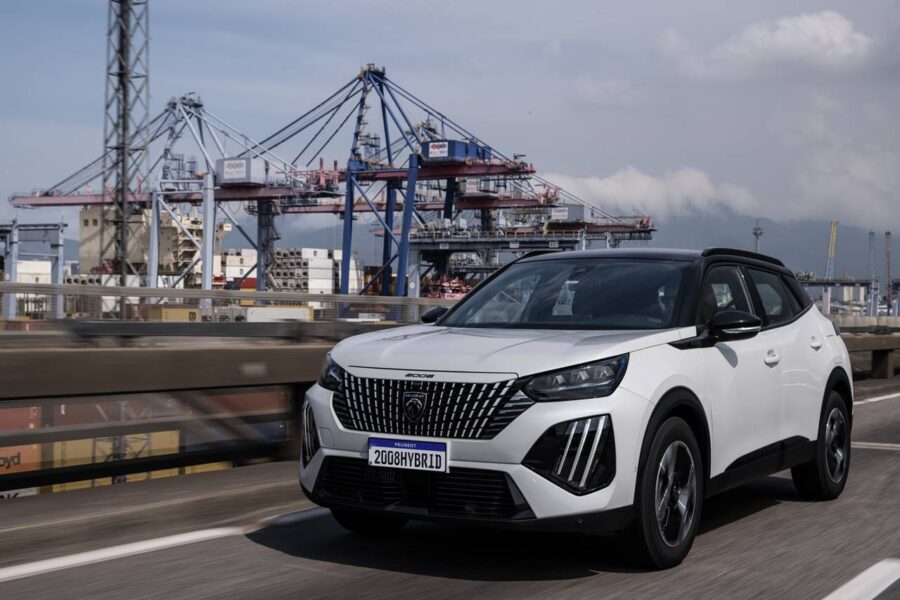 Peugeot 2008 2026 - Ganha sistema híbrido leve, porém fica mais caro e menos equipado 1 peugeot 2008 2026