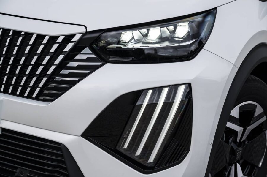 Peugeot 2008 2026 - Ganha sistema híbrido leve, porém fica mais caro e menos equipado 4 peugeot 2008 2026