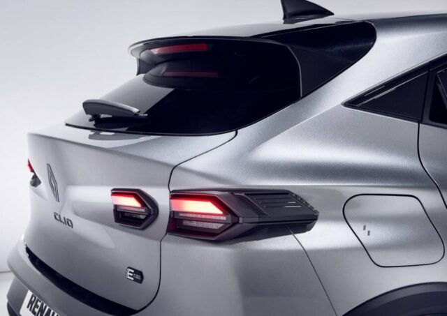 Renault Clio 2026 detalhe lanternas