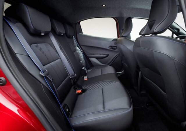 Novo Renault Clio 2026 interior banco traseiro