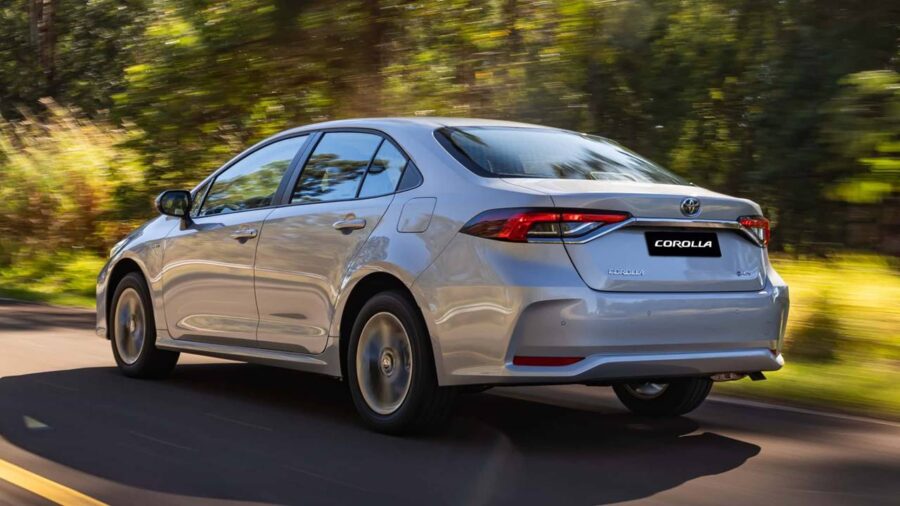 Toyota Corolla GLi Hybrid 2026 - Versão de entrada híbrida chega por R$ 189.000, porém pode sair por R$ 155.000 2 toyota corolla gli hybrid 2026 traseira