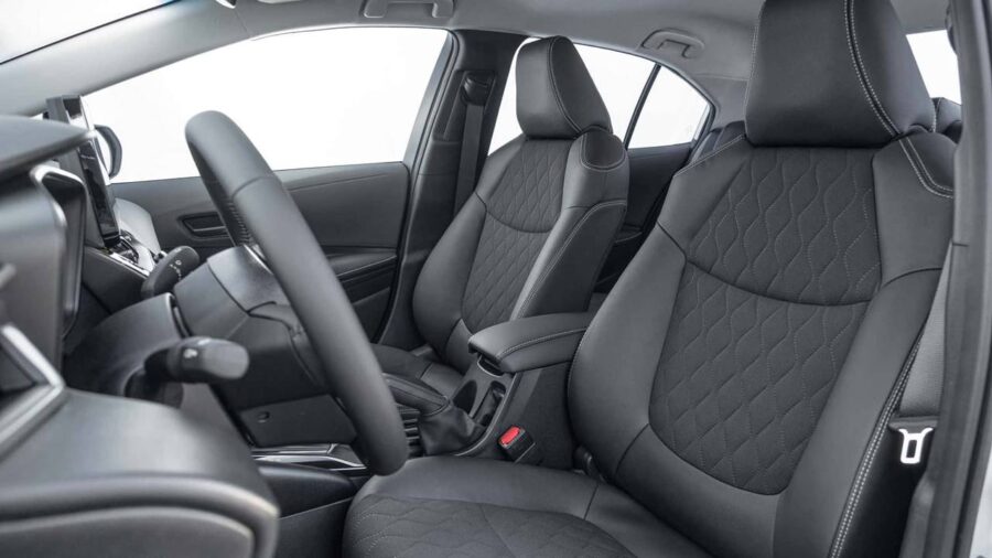 Toyota Corolla GLi Hybrid 2026 - Versão de entrada híbrida chega por R$ 189.000, porém pode sair por R$ 155.000 5 toyota corolla gli híbrido 2026 interior