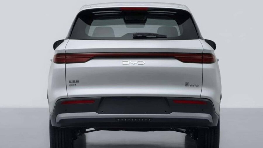 Novo BYD Song Pro 2026 com visual atualizado é registrado no Brasil 4 Novo BYD Song Pro 2026 traseira