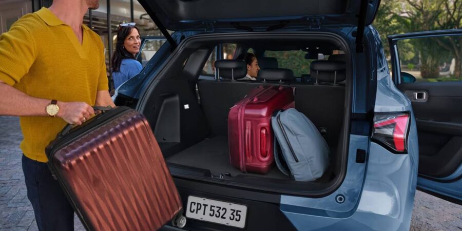 Nova Chevrolet Captiva 2026 ganha versão plugin híbrida na Argentina antes de vir ao Brasil 4 chevrolet captiva phev interior porta malas