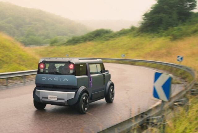 Dacia Hipster traseira