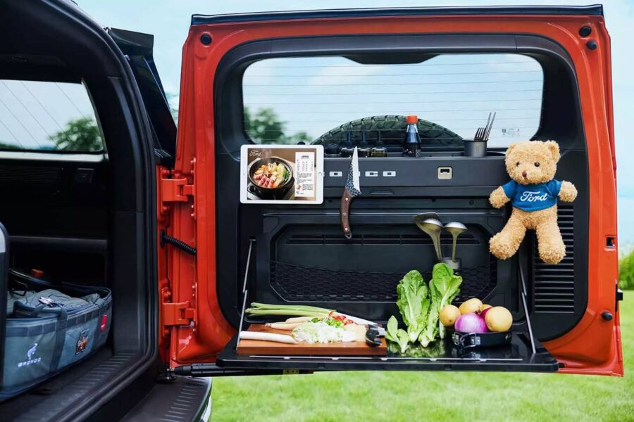 Ford Bronco EV - Versão elétrica e alongada é lançada na China 5 ford bronco ev basecamp interior