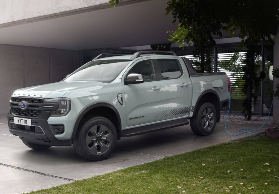Ford Ranger 2027 - Versão híbrida plug-in da Ranger chegará ao Brasil em 2027 capaz de rodar 45 km no modo elétrico 4 Ford Ranger PHEV