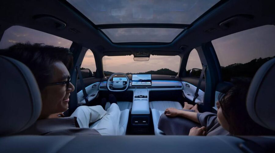 Geely Starship 7 - Em detalhes, ele chega em 2026 ao Brasil para enfrentar BYD Song e Haval H6 7 interior geely starship 7