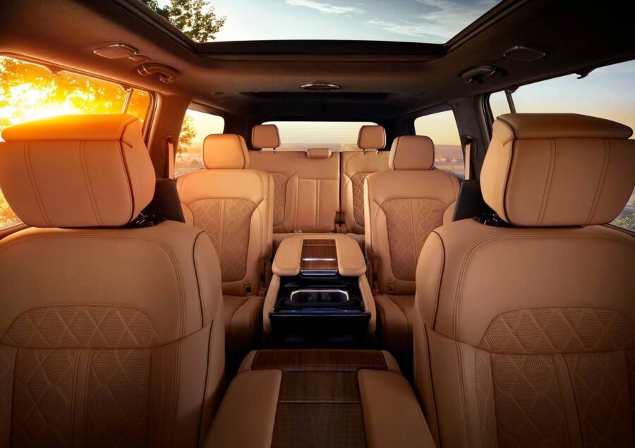 Jeep Grand Wagoneer 2026 - SUV top de linha da marca é atualizado nos EUA e fica muito mais barato 4 Jeep Grand Wagoneer 2026 interior