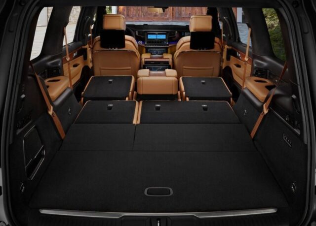 Jeep Grand Wagonner 2026 interior