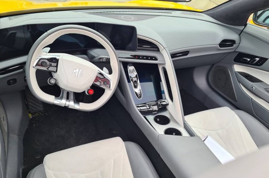 MG Cyberster - Capaz de atingir os 100 km/h em 3.2 segundos esportivo está preste a chegar ao Brasil 4 interior mg cyberster