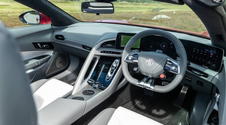 MG Cyberster - Capaz de atingir os 100 km/h em 3.2 segundos esportivo está preste a chegar ao Brasil 5 interior mg cyberster 2026