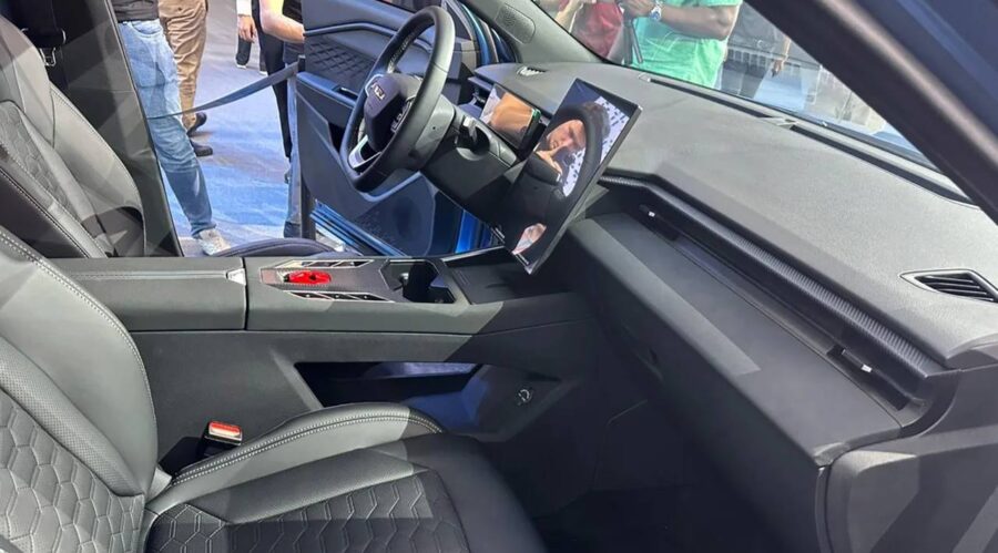 Omoda 4 2026 - Conheça o novo SUV que chegará ao Brasil no próximo ano por cerca de R$ 130.000 6 interior omoda 4 2026