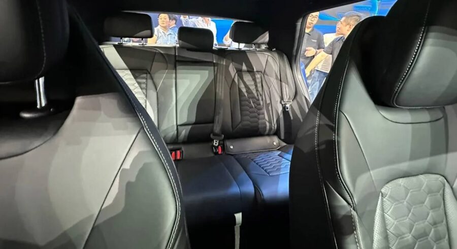 Omoda 4 2026 - Conheça o novo SUV que chegará ao Brasil no próximo ano por cerca de R$ 130.000 7 interior omoda 4 2026