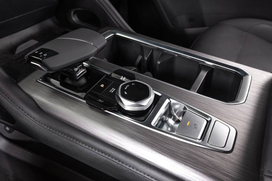 Ram Dakota tem imagens da versão de produção e mais detalhes divulgados 6 Ram Dakota 2026 interior console