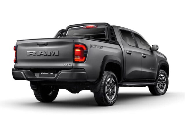 Ram Dakota traseira