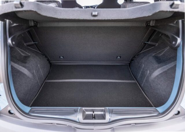 Novo Renault Kwid E-Tech 2026 porta malas