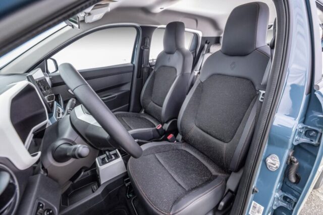 Renault Kwid E-Tech 2026 interior bancos