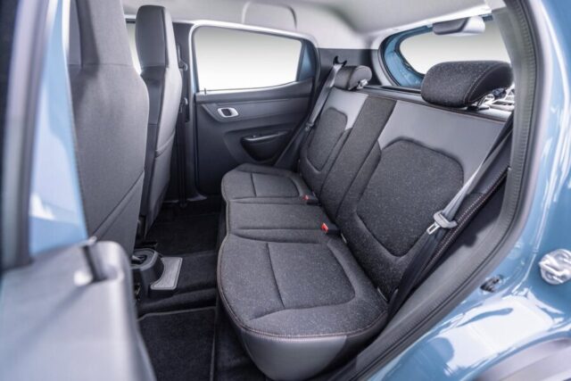Novo Renault Kwid E-Tech 2026 interior banco traseiro