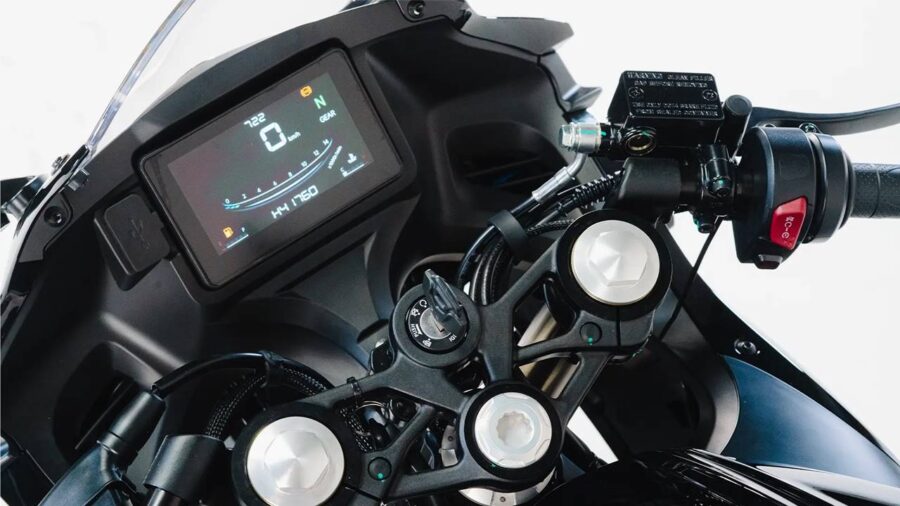 Shineray SBM 250s 2026 chega por R$ 23.490 e impressiona pelo visual 6 shineray sbm 250s painel