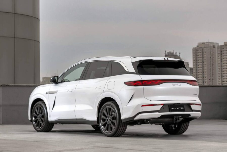 BYD Atto 8 2026 - Capaz de acelerar de 0 a 100 km/h em 5 segundos SUV chega por R$ 399.990 3 byd atto 8 2026
