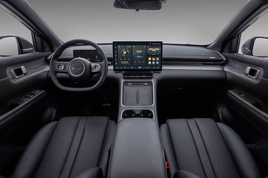 Chevrolet Captiva EV 2026 chega ao Brasil por R$ 199.990. Conheça em detalhes 3 Chevrolet Captiva EV interior