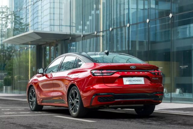 Ford Mondeo 2026 traseira rear view