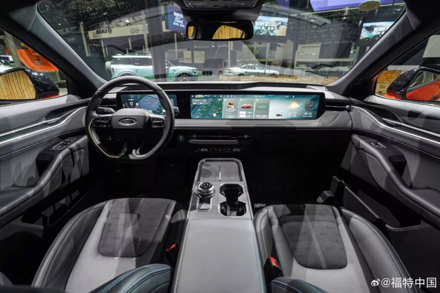 Ford Mondeo 2026 é lançado com visual atualizado na China 3 Ford Mondeo 2026 interior