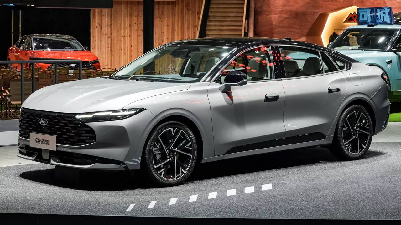 Ford Mondeo 2026 é lançado com visual atualizado na China 5 Ford Mondeo 2026 / Ford Taurus 2026