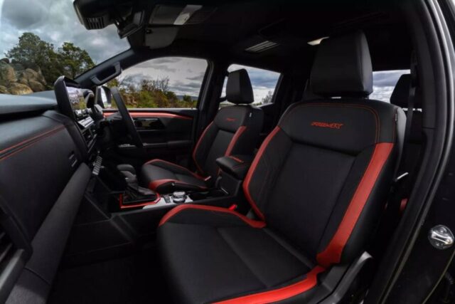 Nissan Navara 2026 interior bancos