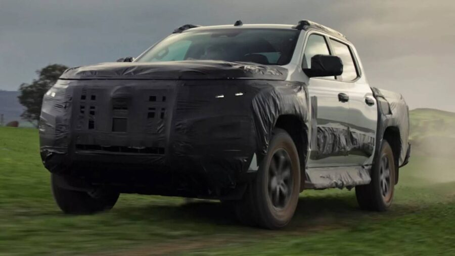 Nova Nissan Frontier / Navara 2027 para à Ásia e Oceania será revelada dia 19 de novembro com base Mitsubishi 1 Nissan Navara 2027 / Nissan Frontier 2027