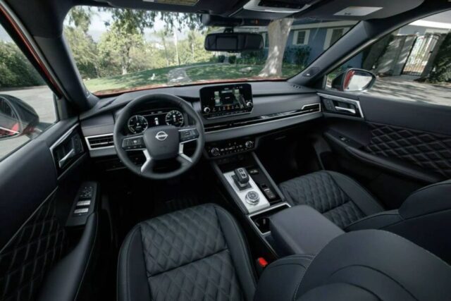 NIssan Rogue Plug-in Hybrid PHEV 2026 interior