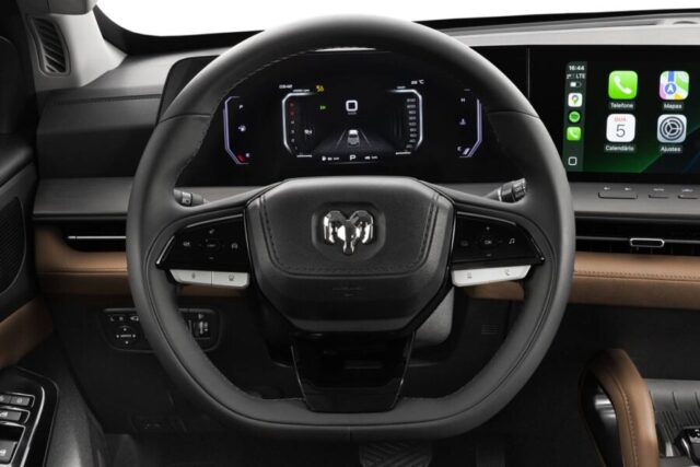 Ram Dakota Laramie interior painel