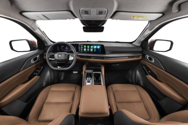 Ram Dakota Laramie interior