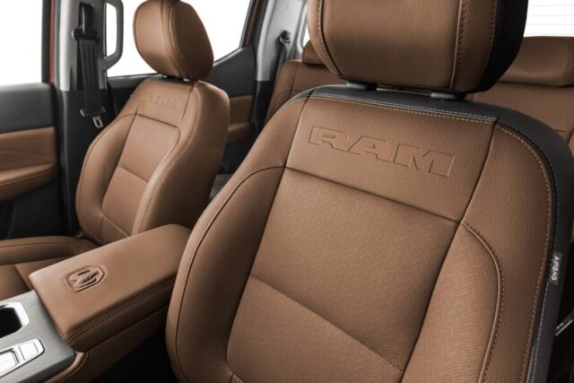 Ram Dakota Laramie interior