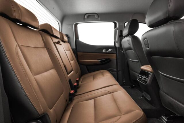 Ram Dakota Laramie interior banco traseiro