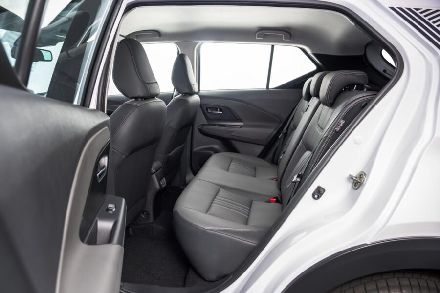 Nissan Kait é revelado oficialmente por R$ 117.990: Conheça em detalhes 4 Nissan Kait banco traseiro