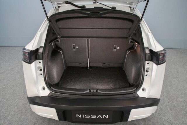 Nissan Kait porta malas