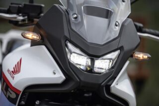 Honda XL750 Transalp farol