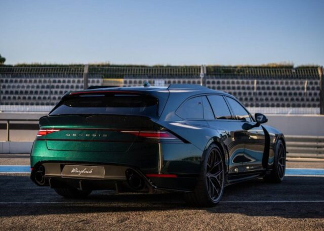 Genesis G90 Wingback