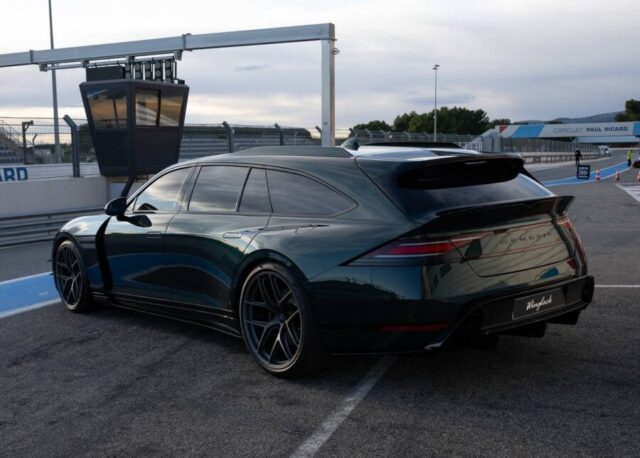 Genesis G90 Wingback