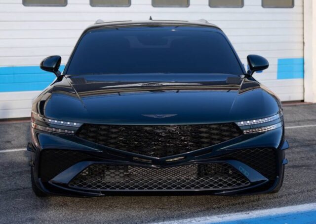 Genesis G90 Wingback