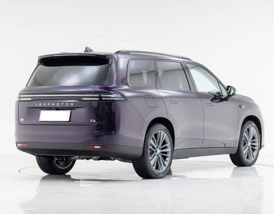 Leapmotor C16 - Conheça o SUV de seis Lugares que chegará ao Brasil em 2026 2 Leapmotor C16 traseira