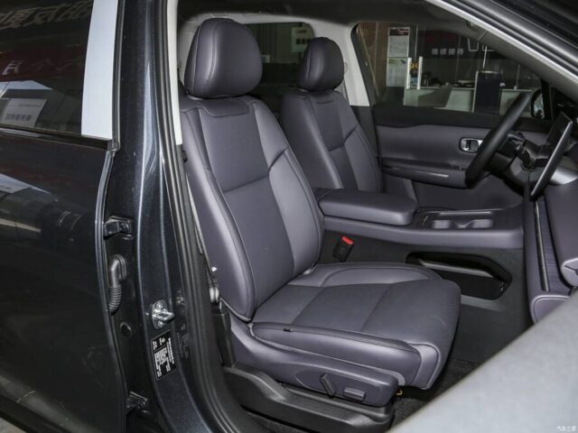 Leapmotor C16 interior bancos