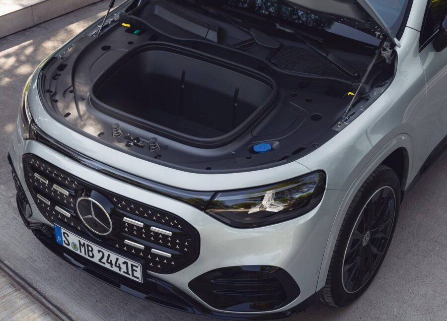 Novo Mercedes GLB 2027 é apresentado com visual polêmico e motor elétrico 4 Mercedes GLB 2026 2027 porta malas dianteira
