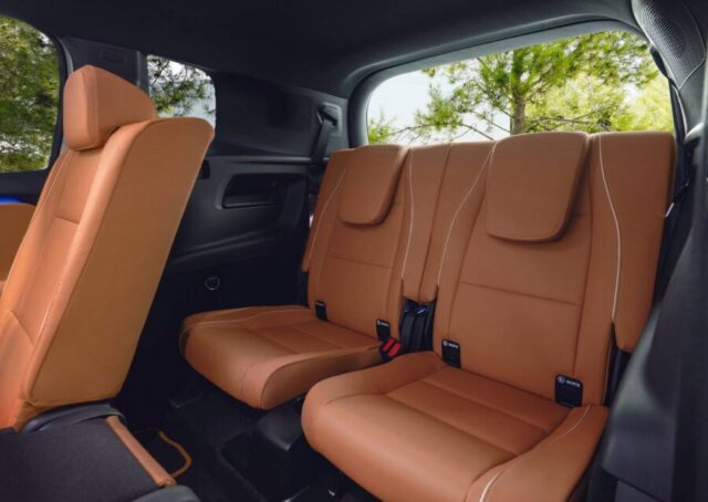 Mercedes GLB 2026 2027 interior terceira fileira de bancos