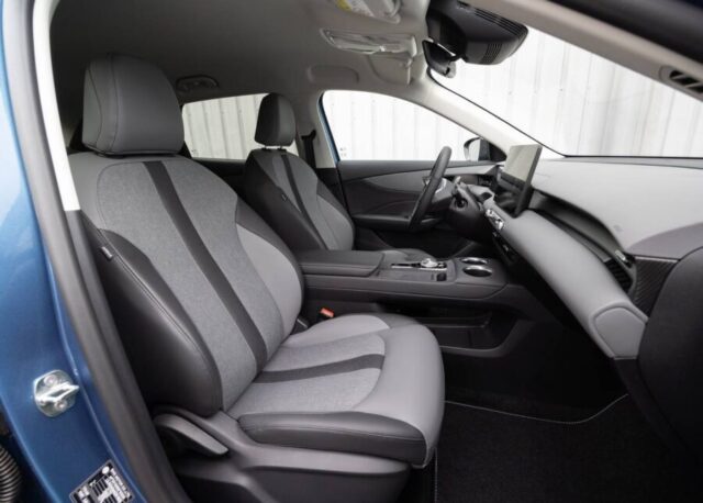 MG S5 interior bancos dianteiros