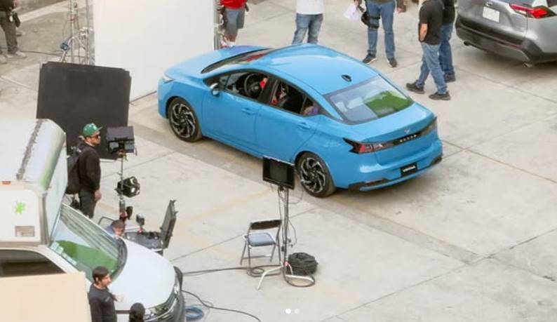 Novo Nissan Versa 2027 tem imagens vazadas e visual deve dividir opiniões 5 Novo Versa 2027